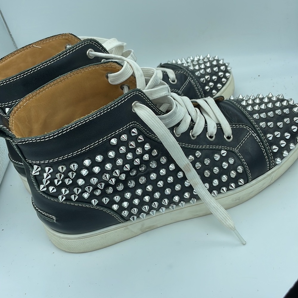 Christian Louboutin Louis Flat Calf Spikes - Picture 5 of 10